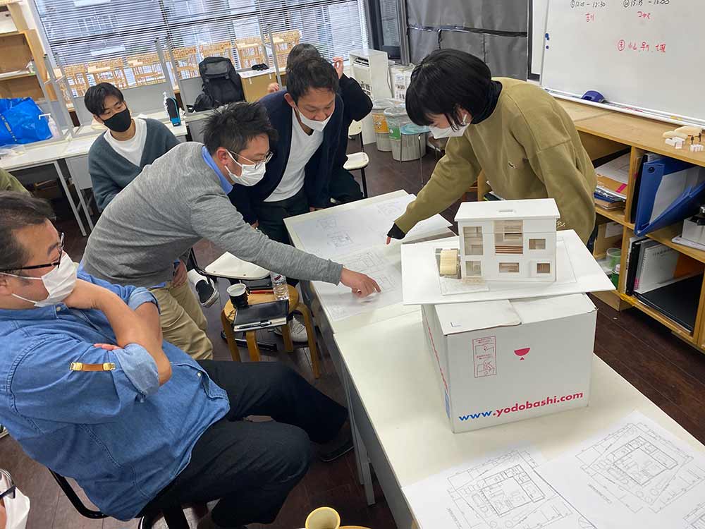 昼間部1年生 設計課題「上高田の家」発表